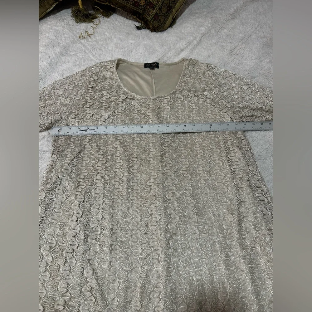 Chic Lace Tunic in Cream‎ - Picture 7 of 7